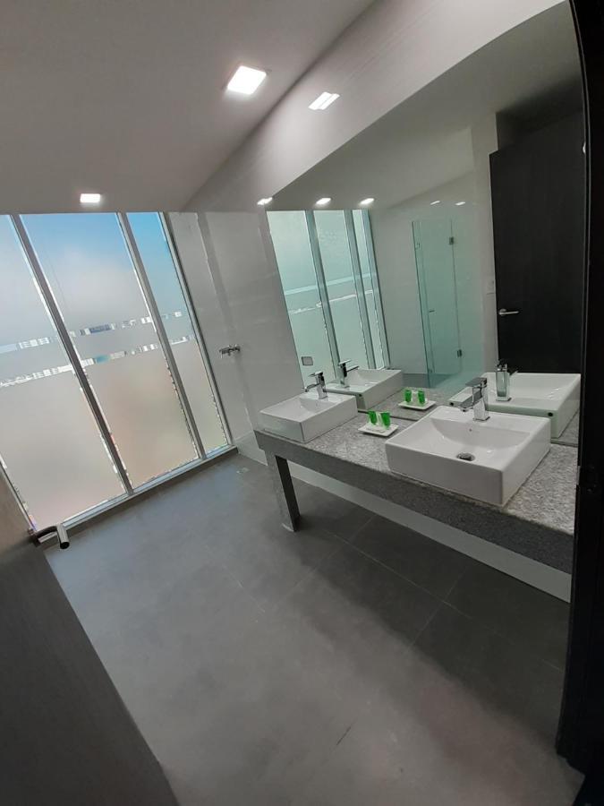 Innfiniti Hotel & Suites Панама Сити Екстериор снимка